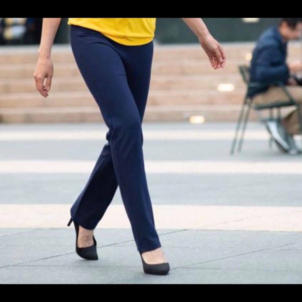 Betabrand Classic Straight Leg, M, NWT, Navy Blue